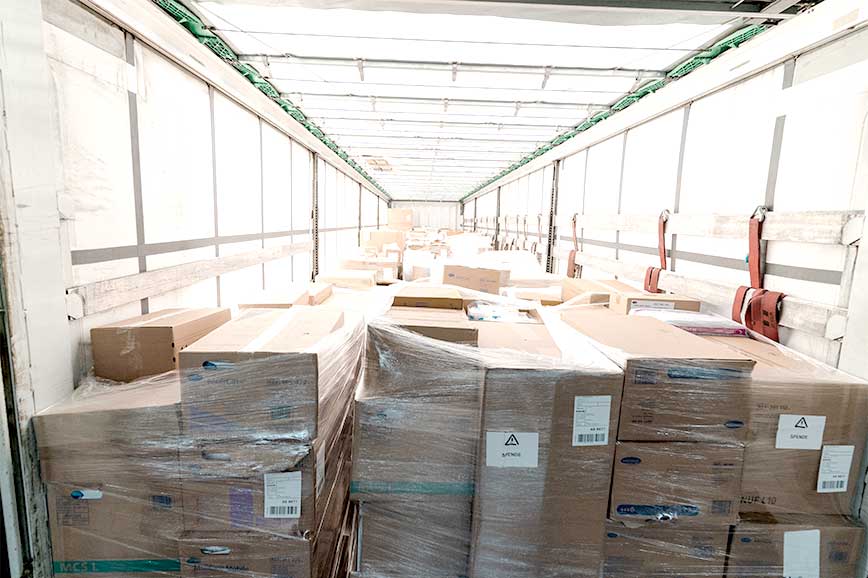 HARTMANN und die humedica e. V. haben gemeinsam dringend benötigte medizinische Hilfsgüter gespendet. 